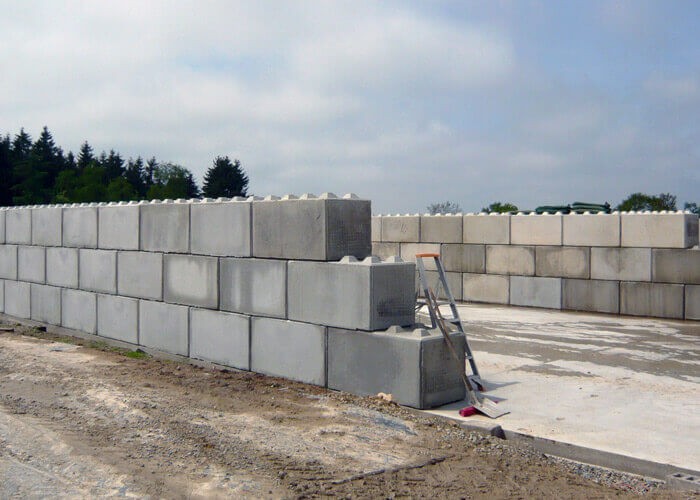 Murs de séparation en blocs béton empilables